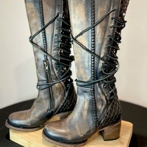Freebird by Steven Carver boots sz 6